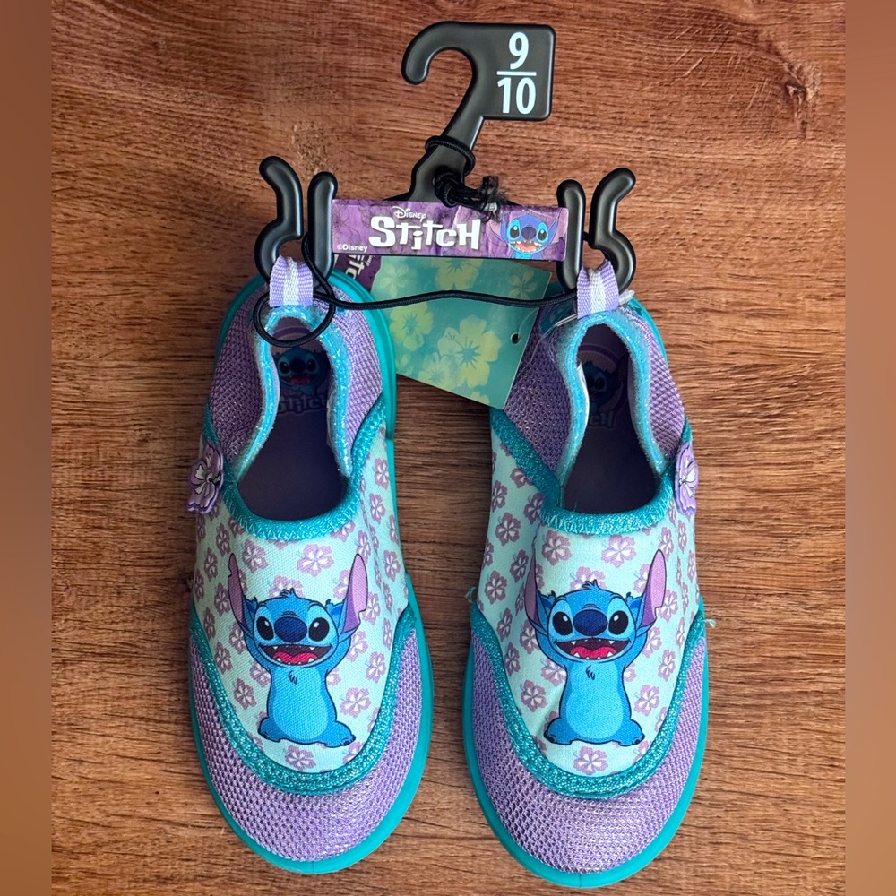 9/10 - Toddler - Disney’s Stitch H2O shoes